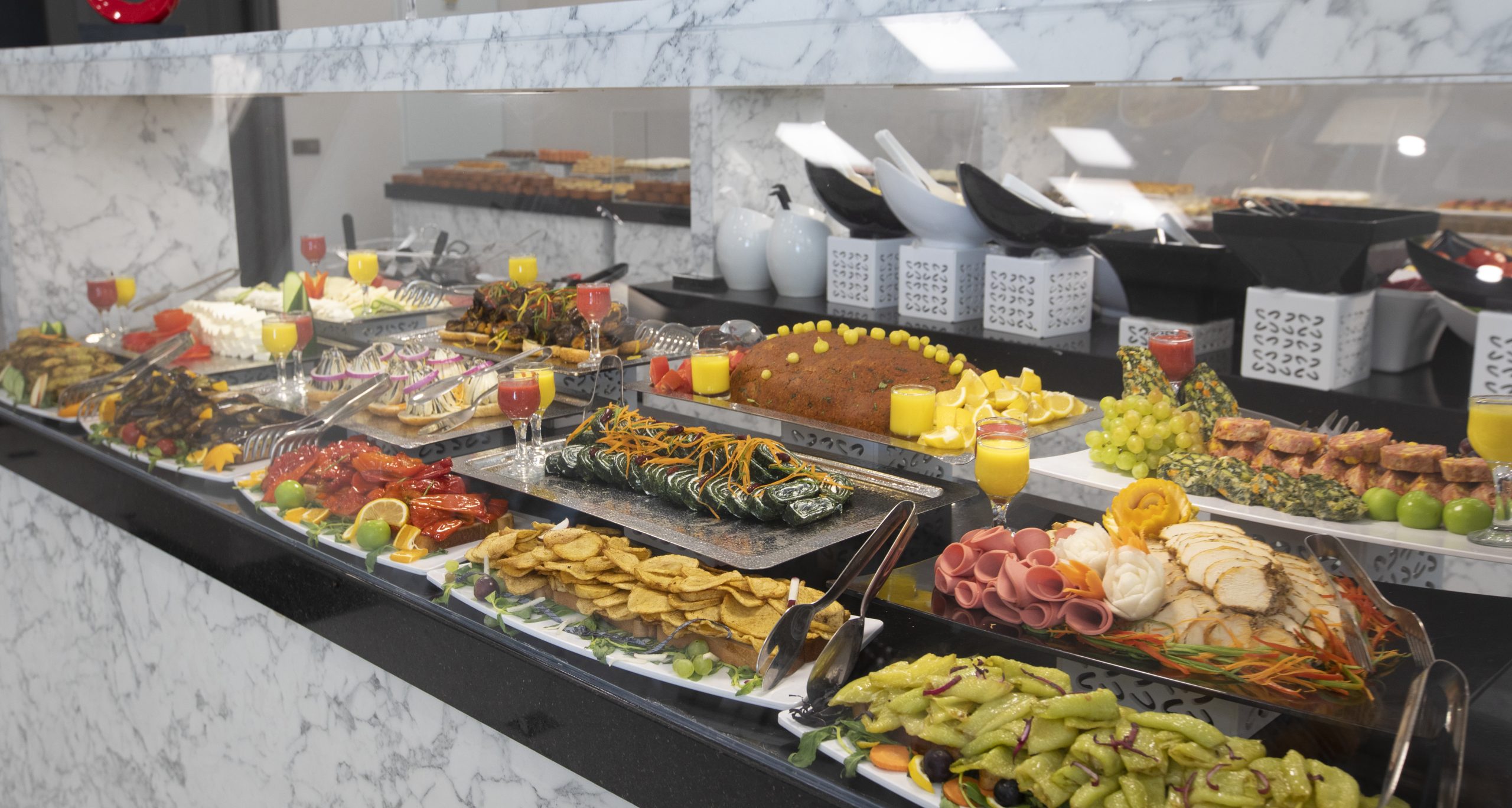 Zengin Açık Büfe Kahvaltı